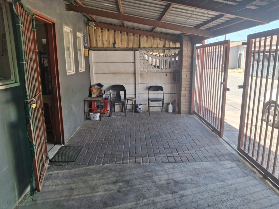 2 Bedroom Property for Sale in Delft Western Cape